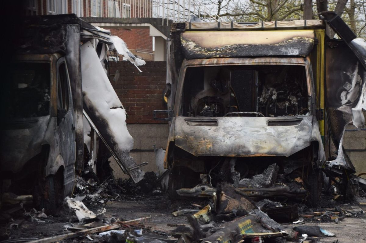 Deux hommes arrêtés à Londres pour l'incendie d'ambulances juives