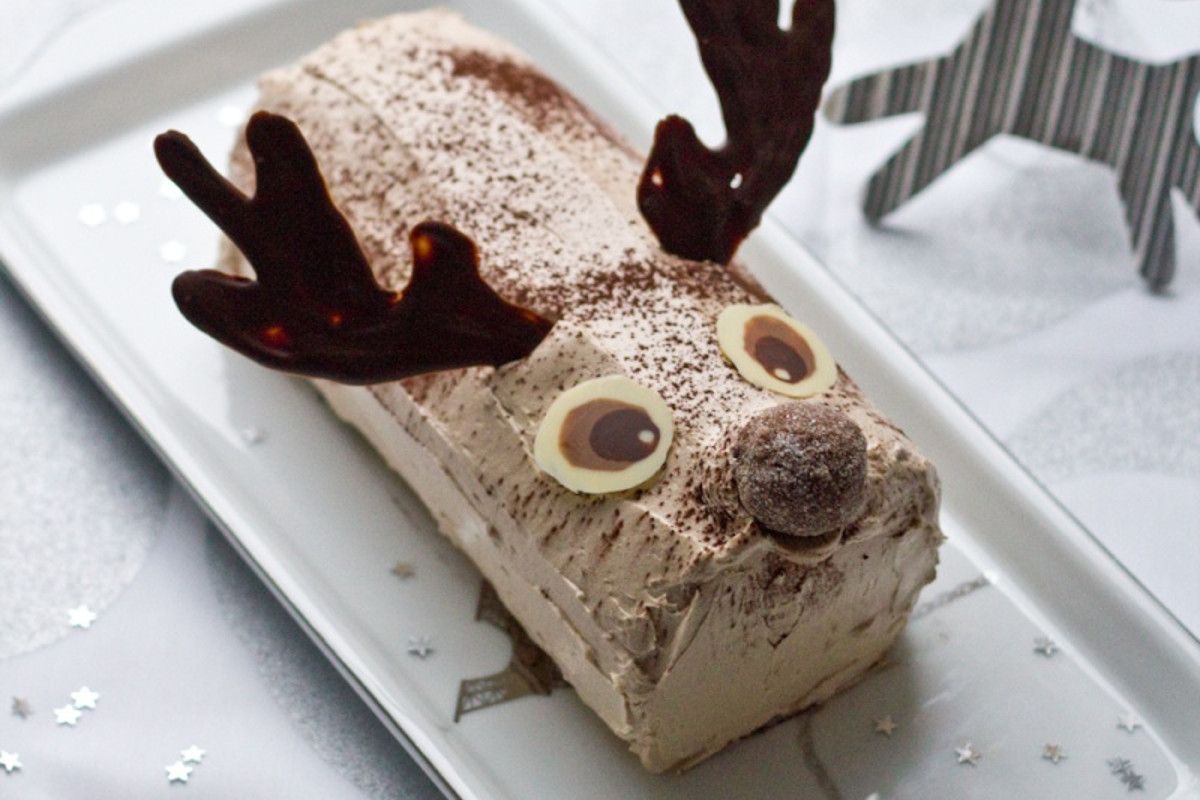 Bûche Rudolf le Renne Chocolat – Praliné {Crème au Beurre à la Meringue Italienne}