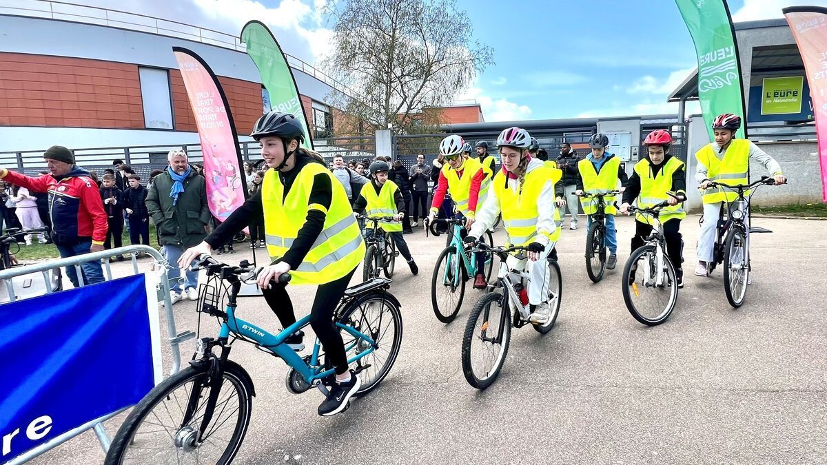 Des collégiens relèvent le défi d'une traversée à vélo dans l'Eure