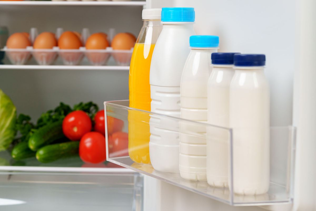 Pourquoi ne pas mettre le lait dans la porte du frigo ?
