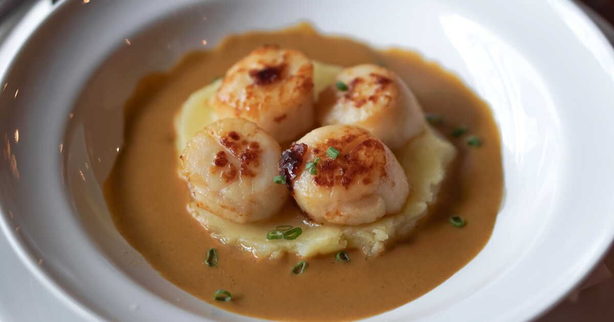 Impressionnez vos invités avec des saint-jacques poêlées au chorizo pour le réveillon