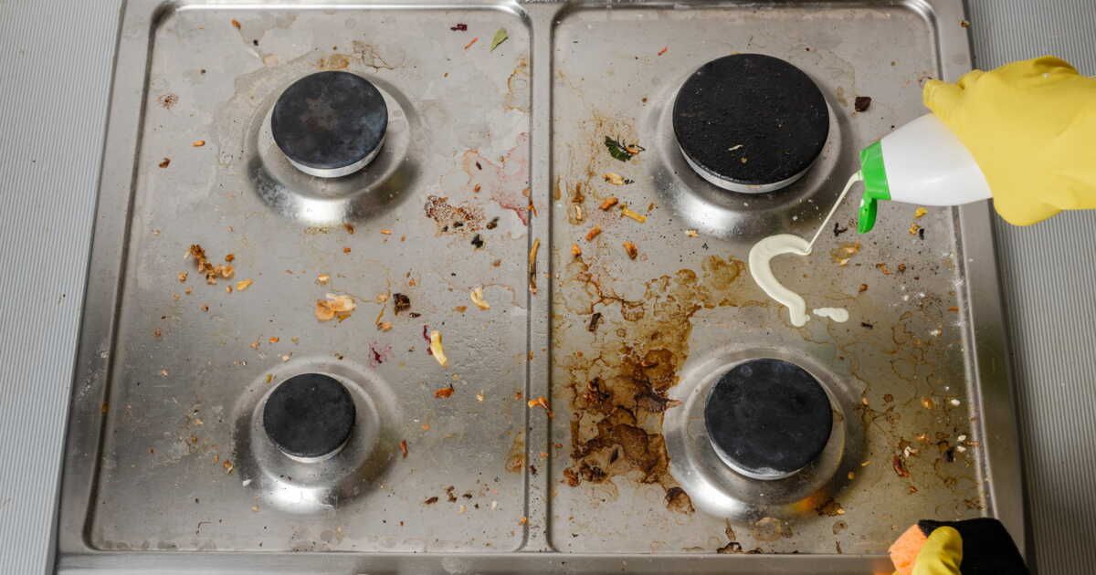 3 conseils essentiels pour nettoyer efficacement vos plaques de cuisson