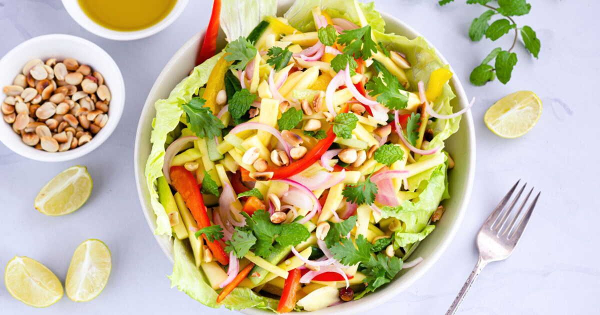 Deux recettes de salades thaï pour un repas coloré et savoureux