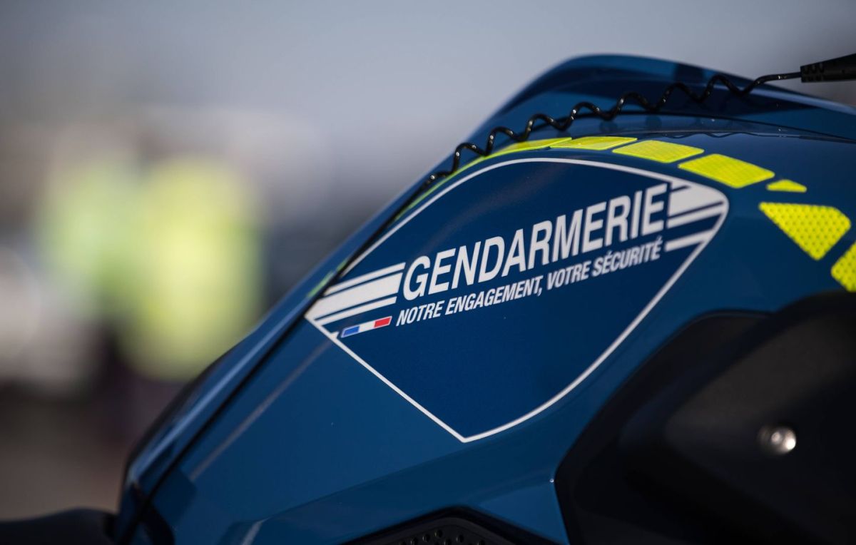 Une dispute familiale tragique en Normandie : un fils accusé d'avoir poignardé son père