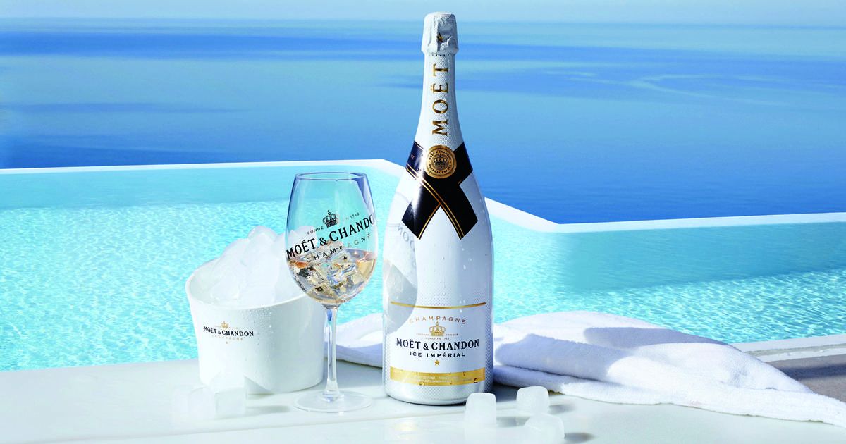 Découvrez le champagne sur glace : une révolution pétillante