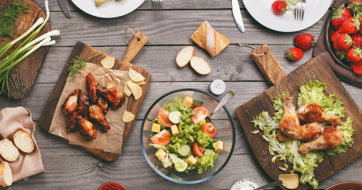 Rafraîchissez vos repas d'été avec nos recettes de grillades et salades de saison