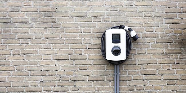 Pourquoi opter pour une borne de recharge murale ? 6 avantages incontournables