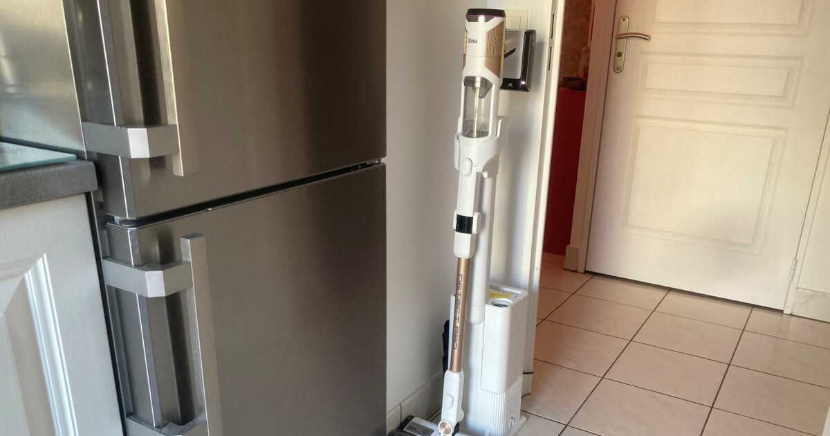 Shark Detect Pro IW3611EU : l'aspirateur balai innovant à prix accessible