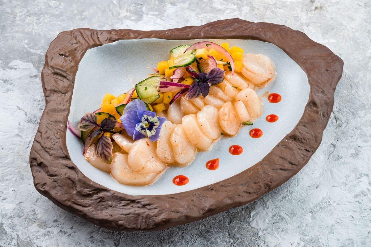 Carpaccio de Saint-Jacques : la recette facile et équilibrée d'un chef cuisinier pour Noël