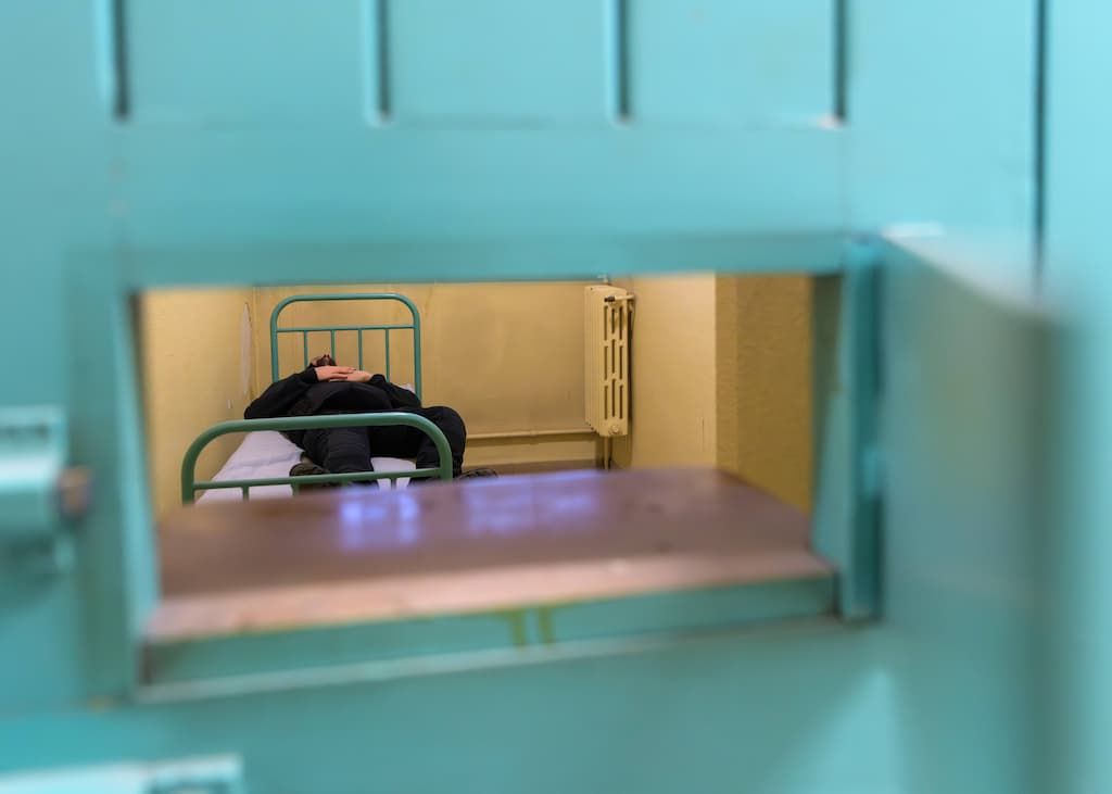 Une libération controversée : 30 ans de réclusion réduits à 8 ans de prison