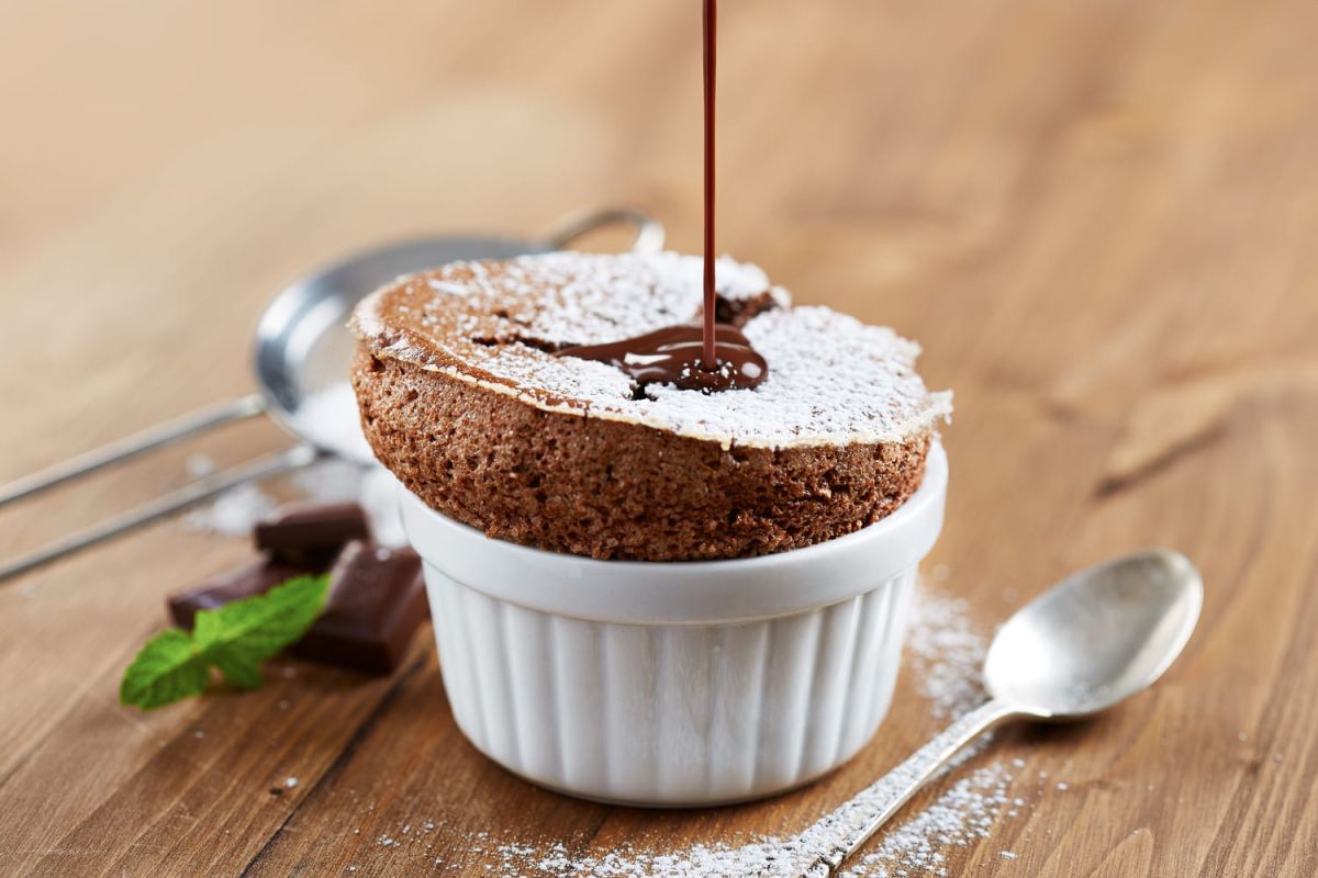 Le soufflé au chocolat facile : une douceur en deux ingrédients