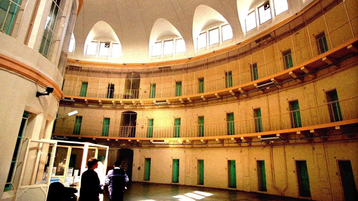 Une opération de fouille spectaculaire à la maison d'arrêt de Niort