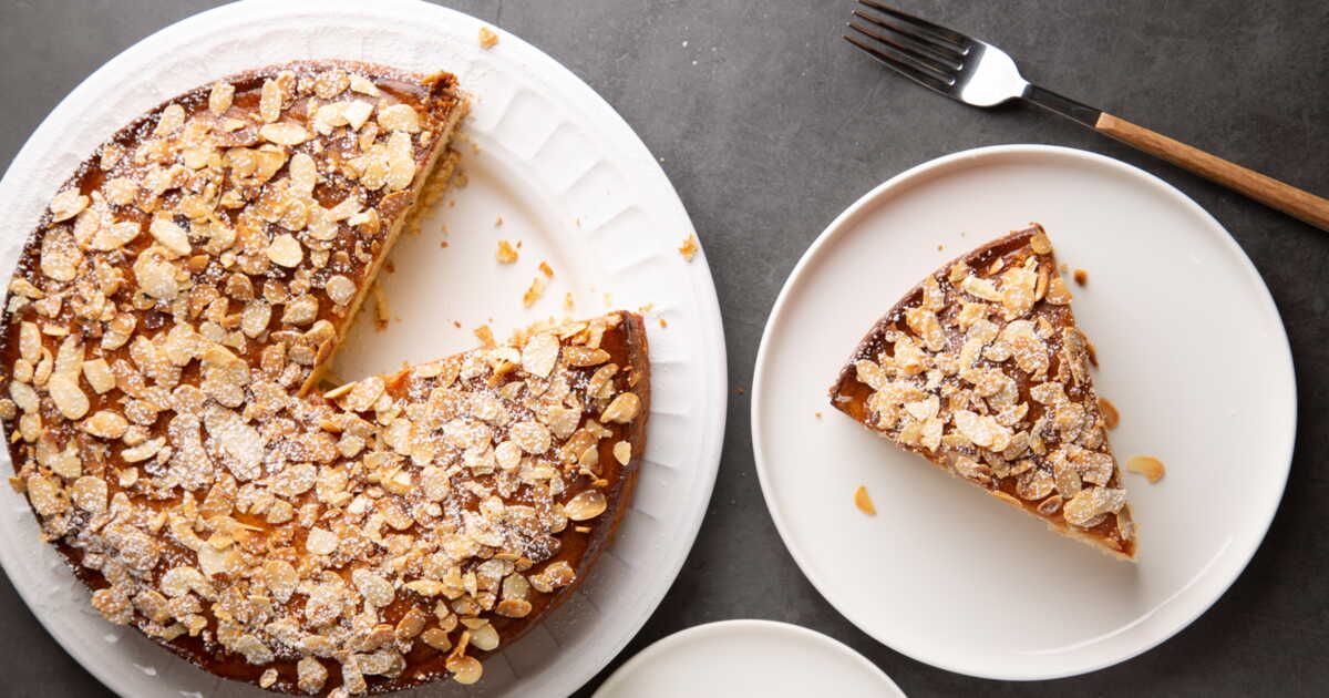 Cyril Lignac nous régale avec un gâteau aux amandes et griottes
