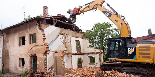 Démolition de maison : tout ce que vous devez savoir avant de commencer