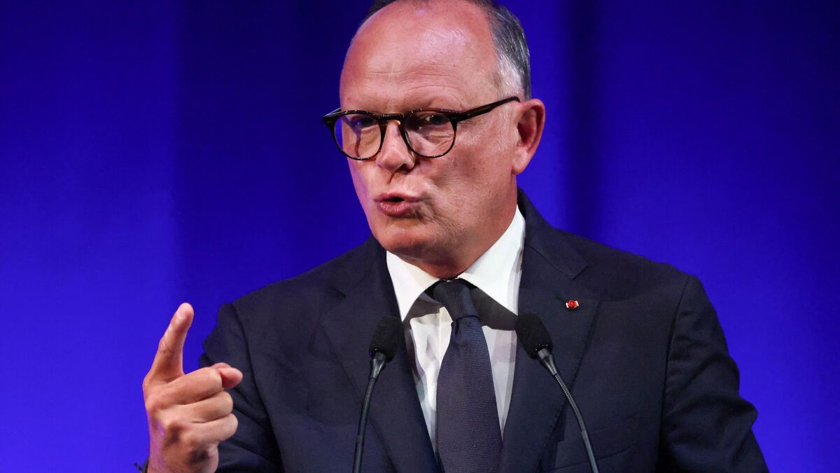 Édouard Philippe soutient l'idée de panthéoniser Samuel Paty