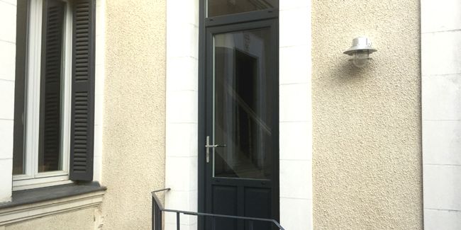 Comment choisir la meilleure porte d'entrée : bois, alu, acier ou PVC ?
