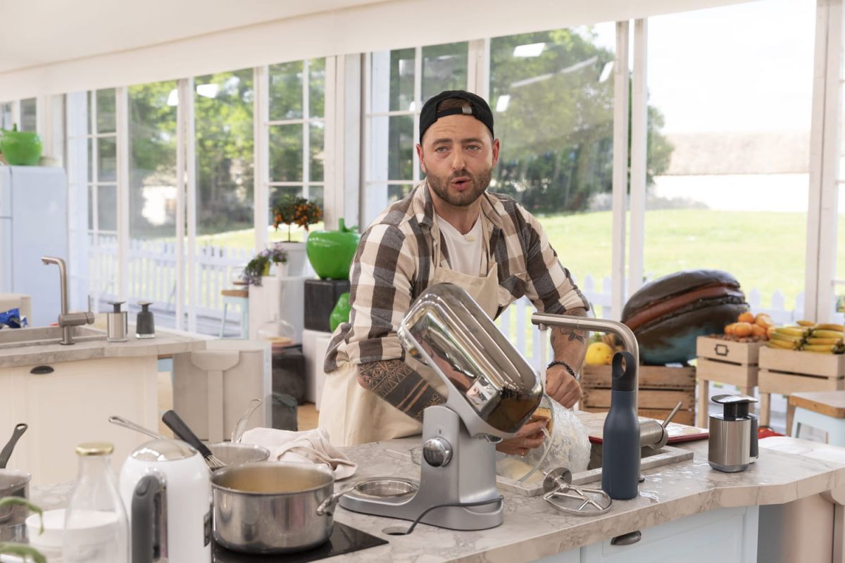 Benjamin, le talent toulousain qui éveille les papilles au Meilleur Pâtissier 2022