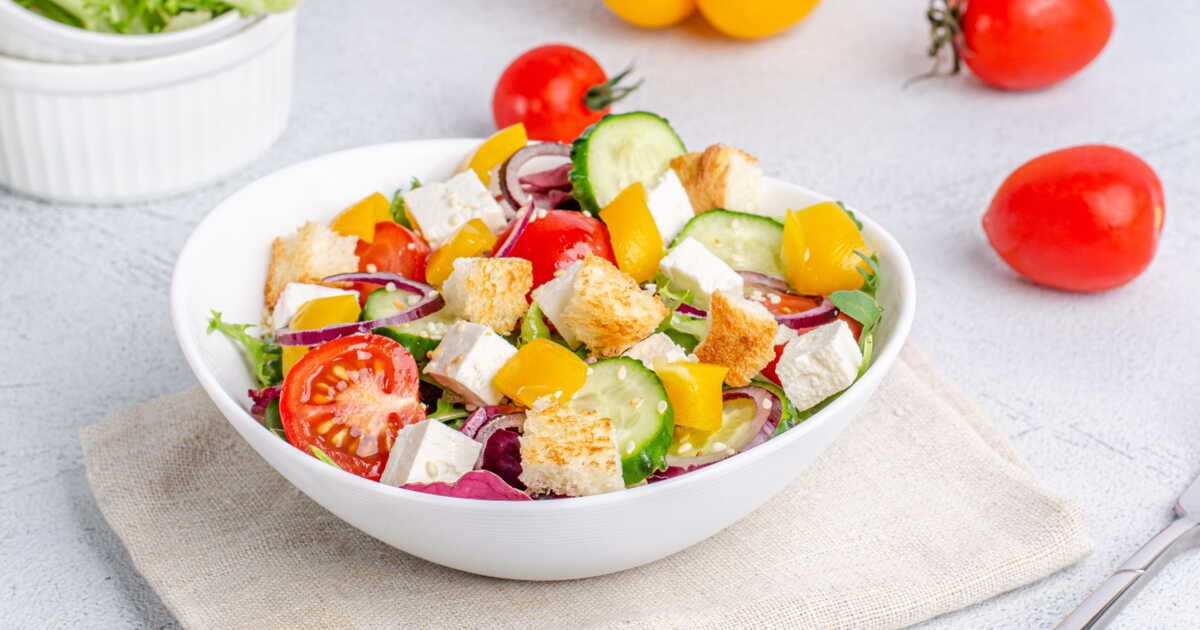 Des recettes de salades anti-inflammatoires pour un été léger et frais