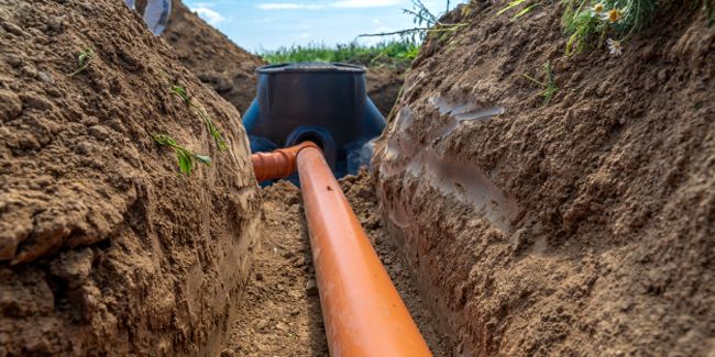 Comprendre la fosse toutes eaux : guide complet sur son fonctionnement et ses coûts