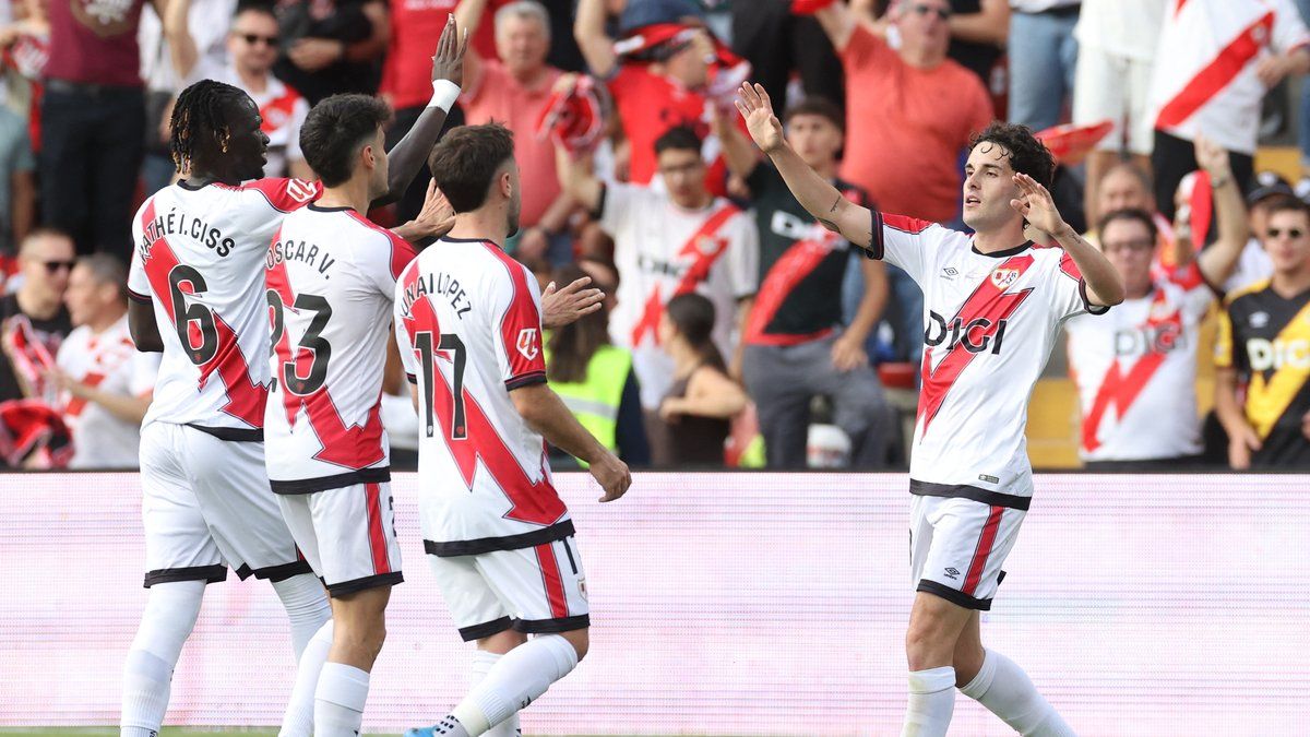 Un voyage inespéré : un septuagénaire suit la finale européenne du Rayo Vallecano à Leipzig