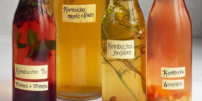 Comment coller des étiquettes sur une bouteille ou un bocal en verre sans colle ?