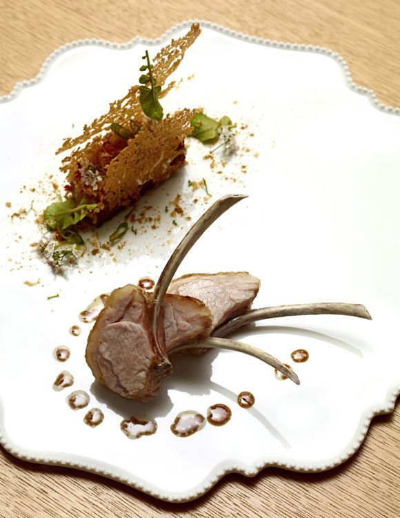 Côtes d'agneau biberon du Limousin, semoule moelleuse-croustillante au jus de cuisson