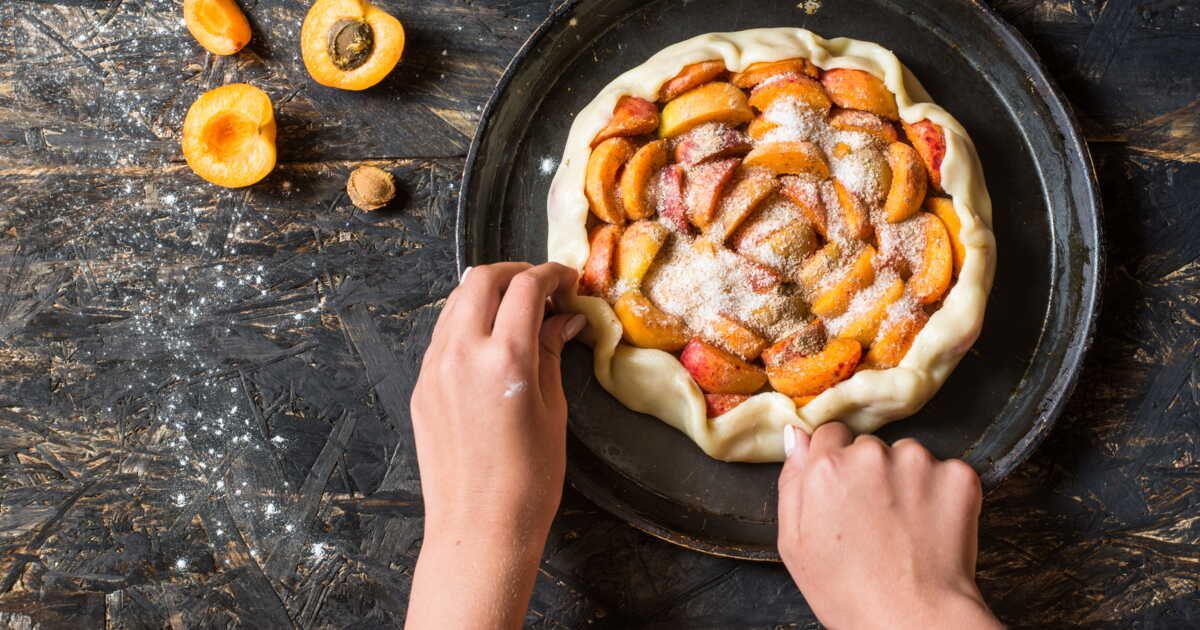 La recette de la tarte rustique aux abricots rôtis de Christophe Michalak