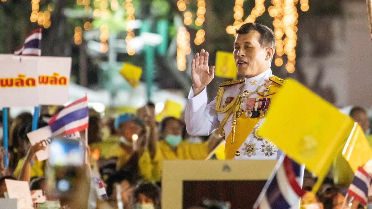 Rama X, roi extravagant de Thaïlande : un monarque entre scandales et richesses débarque à Toulouse