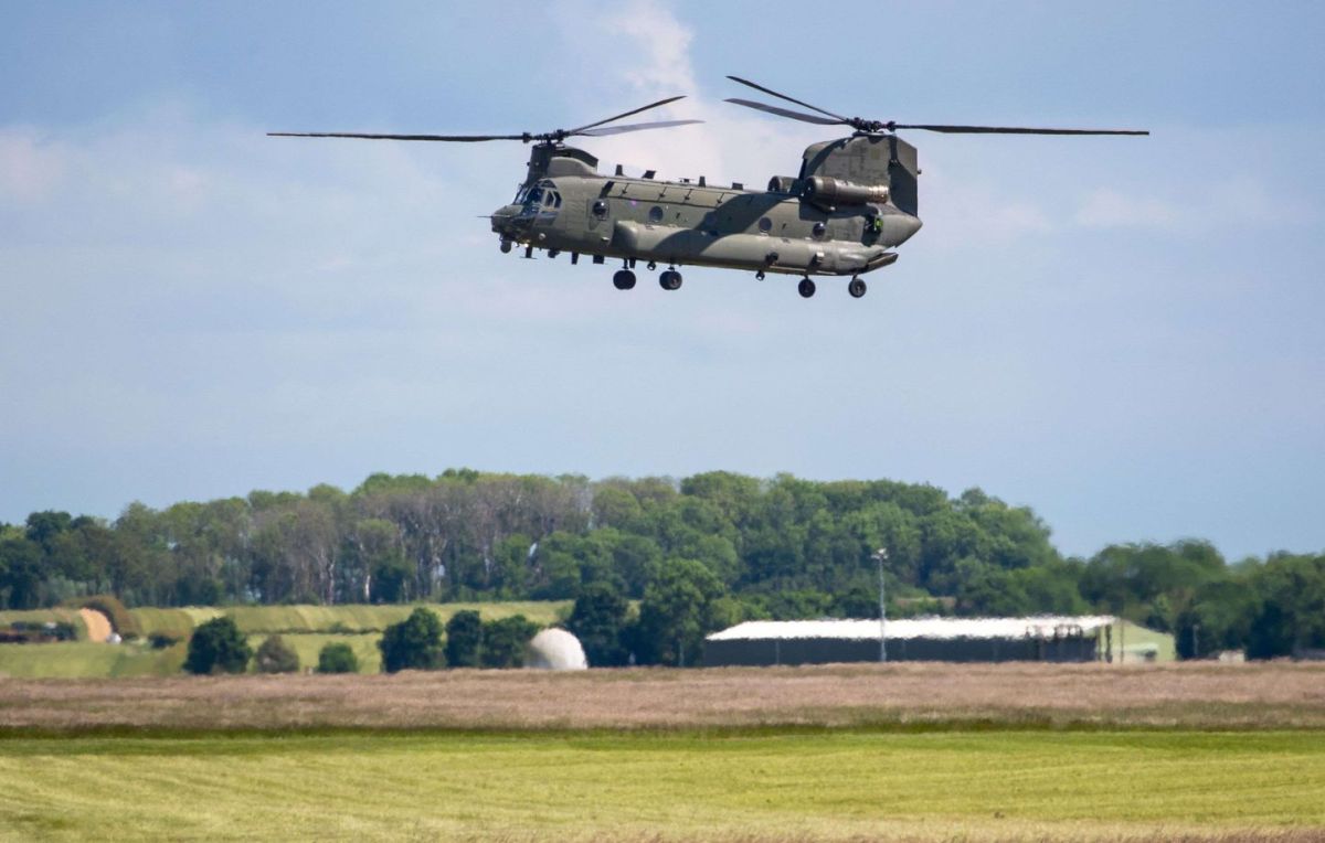 Tragique accident d'hélicoptère : la Royal Navy en deuil après la perte de trois militaires