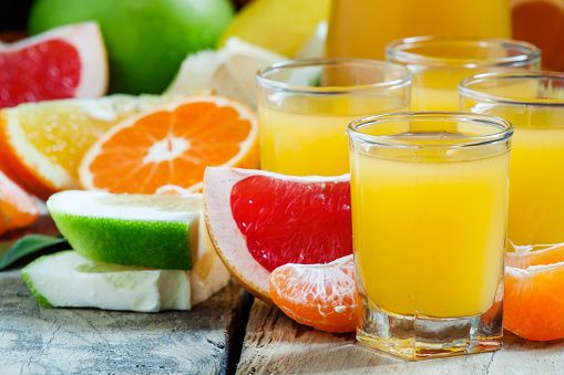 Les jus de fruits pour enfants, un risque sucré à ne pas négliger
