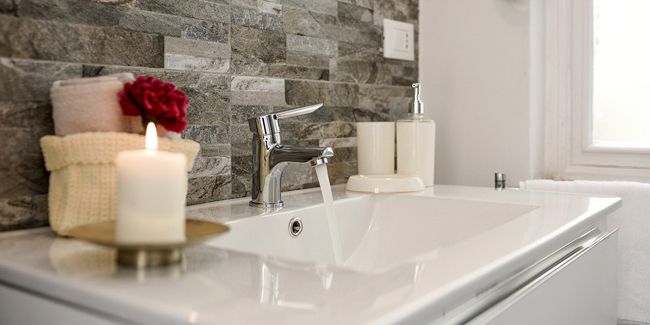 Vasque ou lavabo : que choisir pour votre salle de bain ?