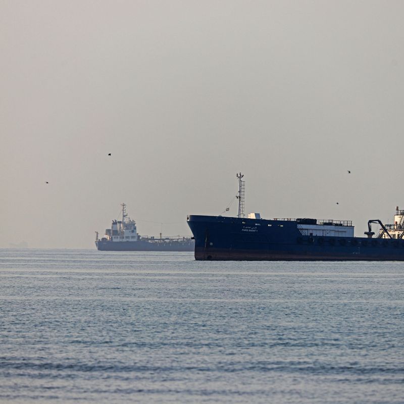 Les tensions au Moyen-Orient s'intensifient : l'Iran ferme le détroit d'Ormuz après des frappes américaines