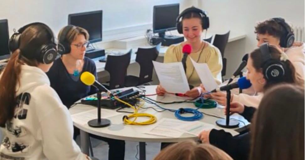 Cinq lycéennes de Lons-le-Saunier prêtes à briller au concours national du podcast