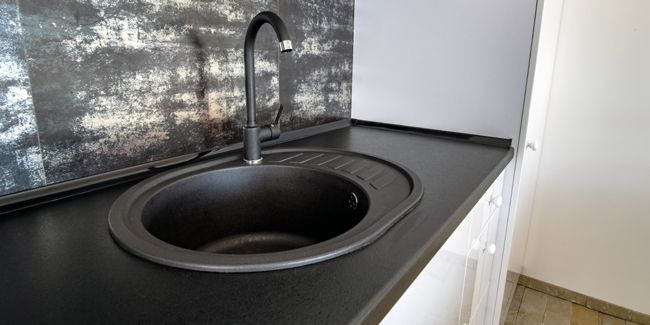 Le charme intemporel du granit noir du Zimbabwe pour votre cuisine