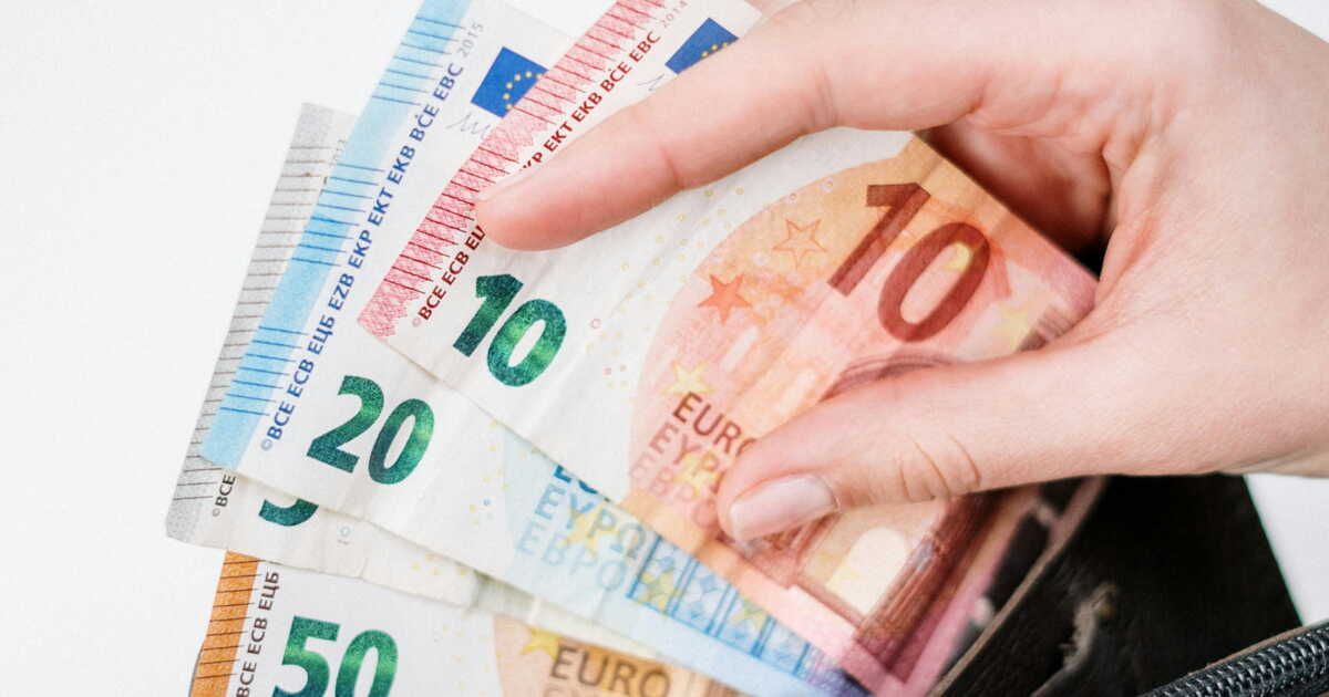 Les demandes d'acompte sur salaire grimpent de 35 %, comment demander le vôtre