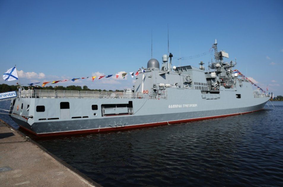 Incident en Manche : un yacht britannique sous le feu préventif d'un navire russe