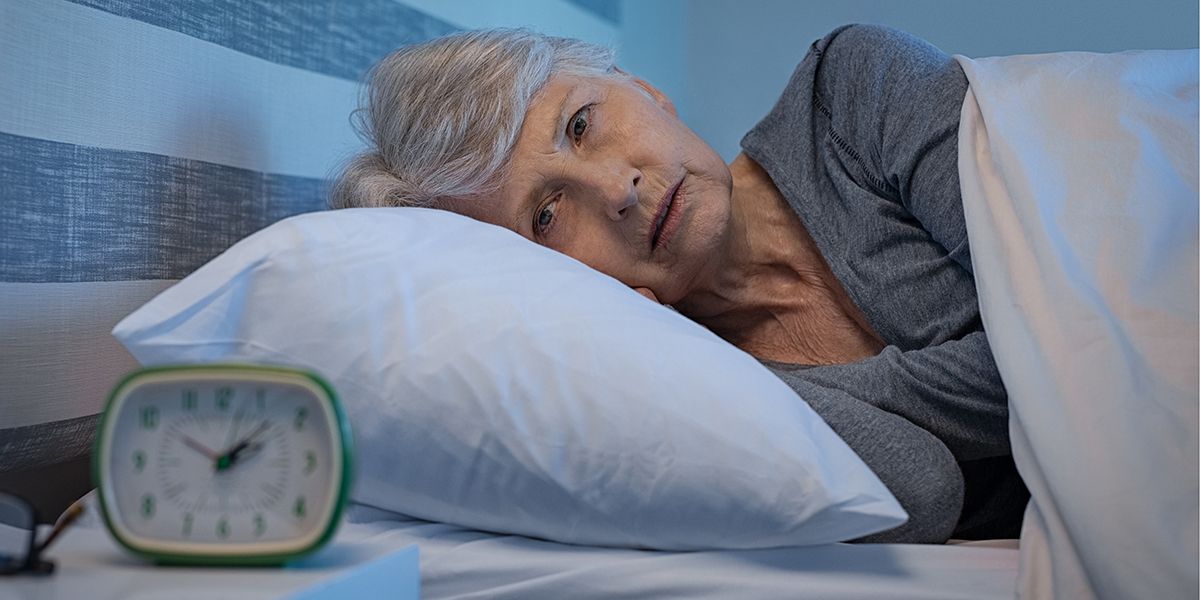 Pourquoi se réveille-t-on toujours à la même heure ? Découvrez les causes et solutions
