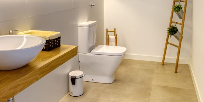 Gagner de l'espace dans vos toilettes grâce à ces astuces malines
