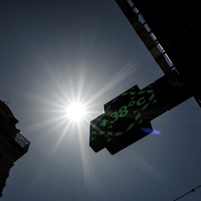 Canicule : la France exposée à une chaleur extrême avec 49 départements en alerte rouge