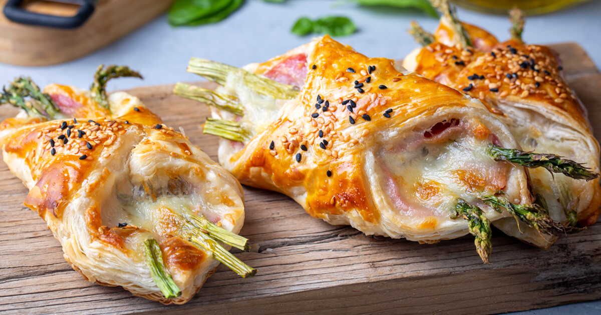 Des feuilletés aux asperges et bacon pour un dîner minute