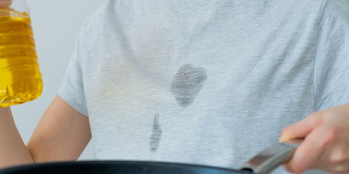 Des taches d'huile sur vos vêtements ? Découvrez ces astuces de grand-mère pour les éliminer !