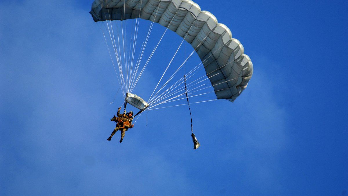 Un jeune militaire meurt tragiquement lors d'un entraînement de parachutisme dans le Gers