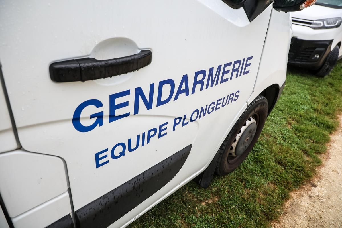Un corps découvert dans une voiture immergée à Belin-Béliet