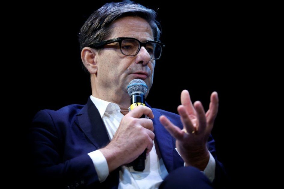Financer l'armement au lieu du social : les propos controversés du patron de Bpifrance
