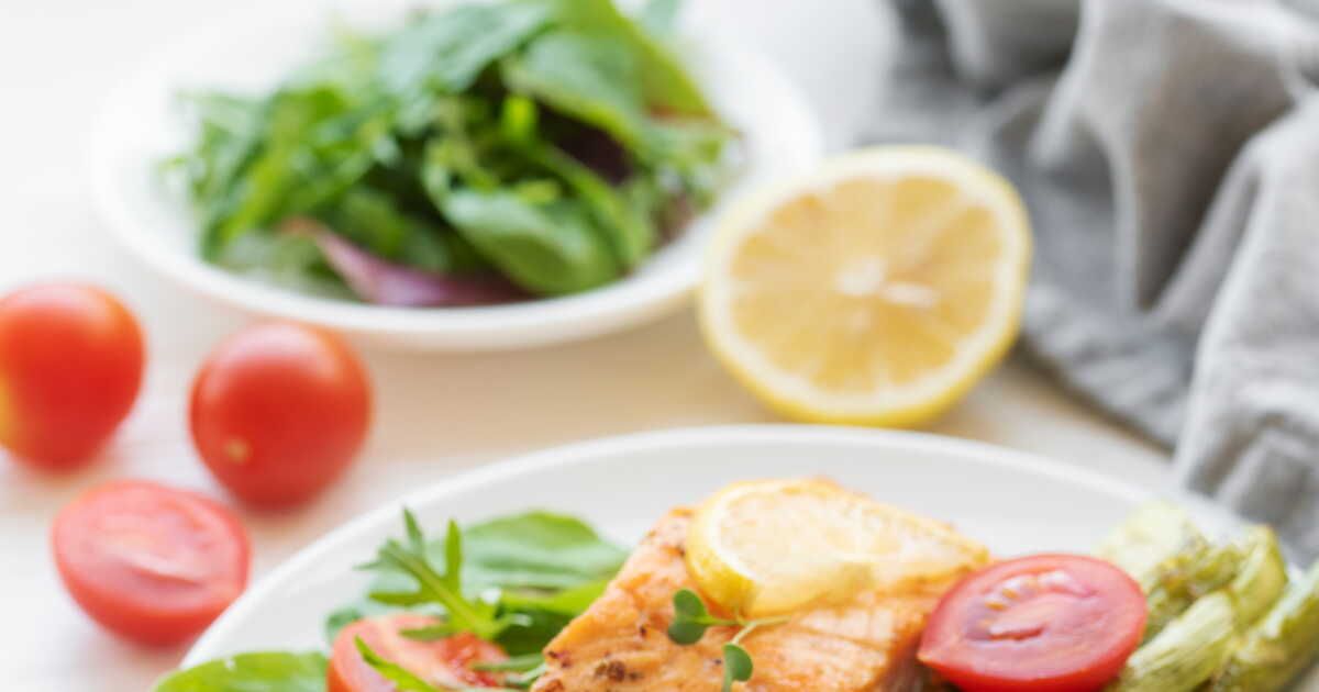 Pavé de saumon aux légumes grillés : un délice au four