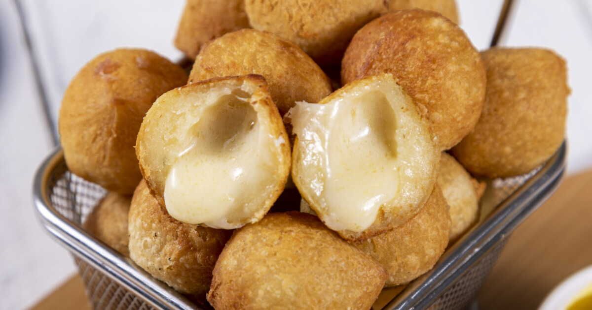 Savourez ces croquettes au reblochon et oignons caramélisés pour un apéritif hivernal réussi