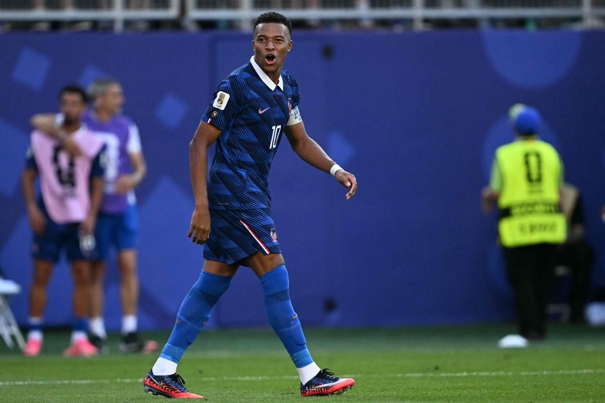 Kylian Mbappé réagit aux attaques racistes d'une sénatrice paraguayenne