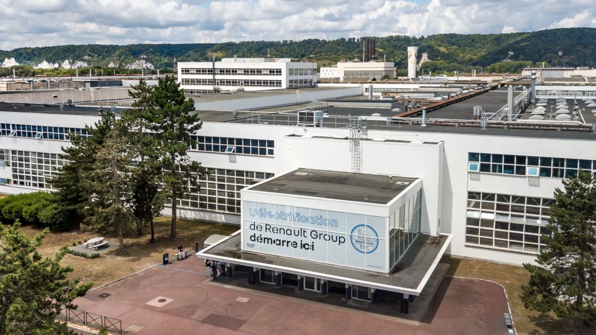 La reconversion des usines auto en producteurs de drones : un plan risqué et controversé