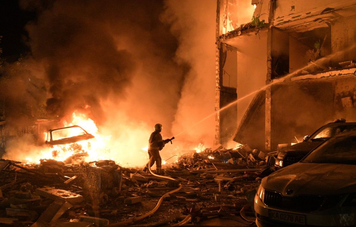 Des frappes meurtrières à Kiev : huit victimes dans la nuit
