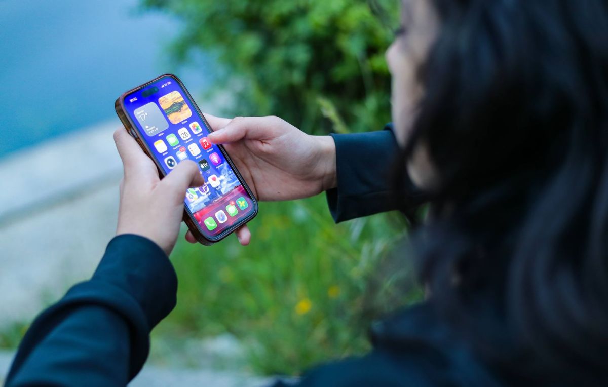 L'UE demande des ajustements sur l'interdiction des réseaux sociaux aux moins de 15 ans en France